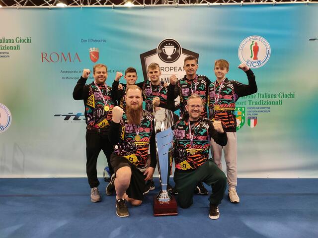 Kevin Hundstorfer, Stefan Burmetler, Daniel Burmetler,
Markus Thiel, Ludwig Gansch, Alexander Petroczko, und Thomas Wagner | Foto: Foto: Tischfußball Bundesleistungszentrum Pielachtal 
