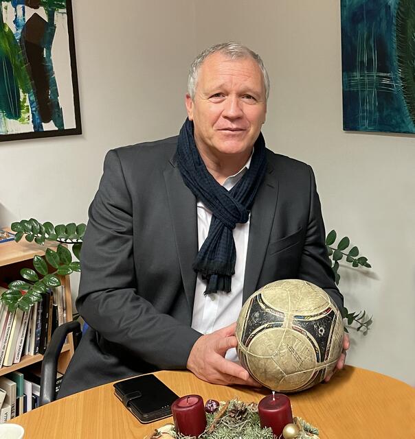 Auf einen Kaffee im Büro der RegionalMedien Steiermark in Leibnitz: Stefan Meßner ist stark mit der Südweststeiermark verwurzelt. | Foto: RMA