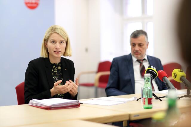 Bildungsreferentin und Landeshauptmann-Stellvertreterin Christine Haberlander stellte die genauen Zahlen für den Bildungshaushalt 2023 vor.  | Foto: Land OÖ/Denise Stinglmayr