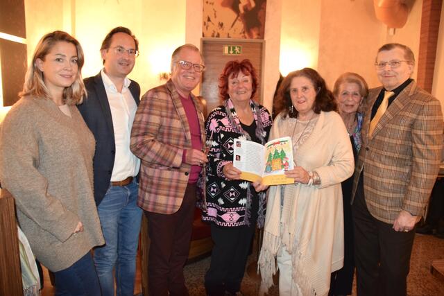 ein Danke an alle Sponsoren und Mithelfer: Nina Burger, Andreas Minnich, Ewald und Renate Priessnitz, Traude-Wilhelmine Hübner, Eveline Kührer und Richard Vogel. | Foto: Sandra Schütz