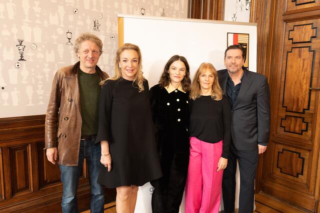 Regisseur Michael Sturminger, Festspiel-Präsidentin Kristina Hammer, Valerie Pachner, Schauspieldirektorin Bettina Hering und Michael Maertens. | Foto: Markus Spitzauer