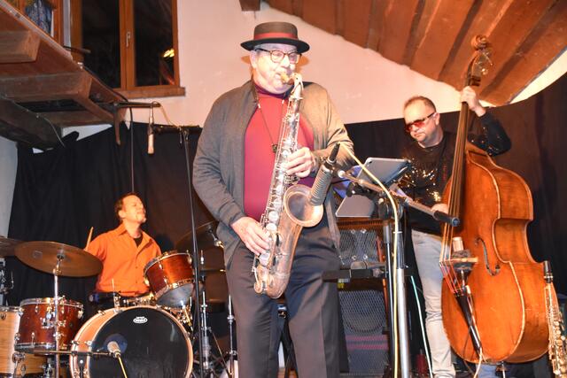 4.12.2022, 3erwirtshaus: Harry Sokal (Saxophon), Štefan "Pišta" Bartuš (Bass), Gernot Bernroider (Drums) | Foto: F. Leutgeb