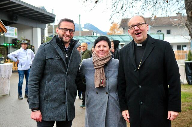 Freude über das gelungene Comback: Sabine Nagl, Bgm. Thomas Suitner und Bischof Hermann Glettler | Foto: Hassl