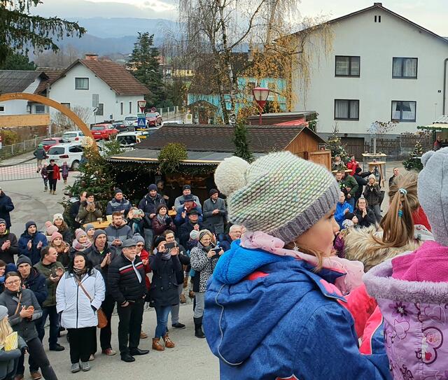 Schon die Eröffnung war bestens besucht. | Foto: Erika Kollmann-Till