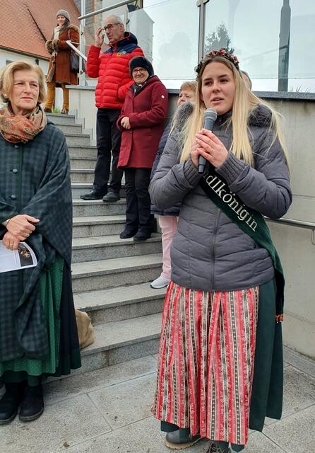 Dorli Draxler und Dirndlprinzessin Anna-Lena Moser bei ihrer Rede | Foto: Erika Kollmann-Till 