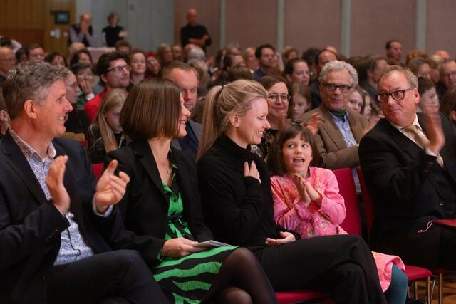 Cornelia Böhnisch und Katharina Schrott freuten sich über den Preis | Foto: wildbild