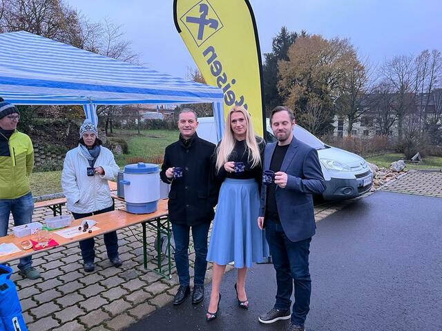 LAbg. Wolfgang Dolesch,  SPÖ Regionalgeschäftsführerin Amela Hirzberger und Gemeindekassier Philipp Hirzberger. (vlnr)  | Foto: privat