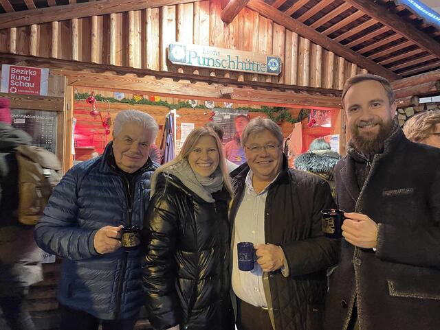 Manfred Spiesberger, Alexandra Platzer, Harald Plöckinger (GF Rübig) und Martin Oberndorfer Stadtrat. | Foto: BRS