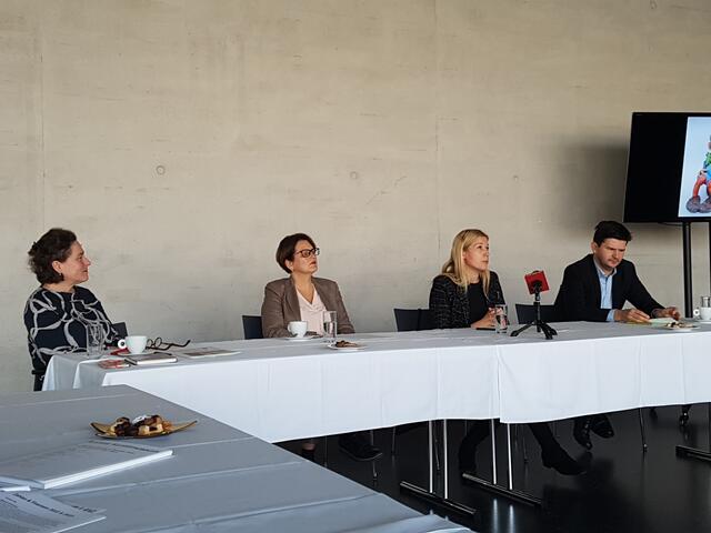 Von links: Andrea Bina (Leiterin Nordico Stadtmuseum Linz), Hemma Schmutz (Künstlerische Direktorin, Museen der Stadt Linz), Doris Lang-Mayerhofer (Stadträtin für Kultur, Tourismus und Kreativwirtschaft) und Gernot Barounig (Kaufmännischer Direktor, Museen der Stadt Linz). | Foto: BRS