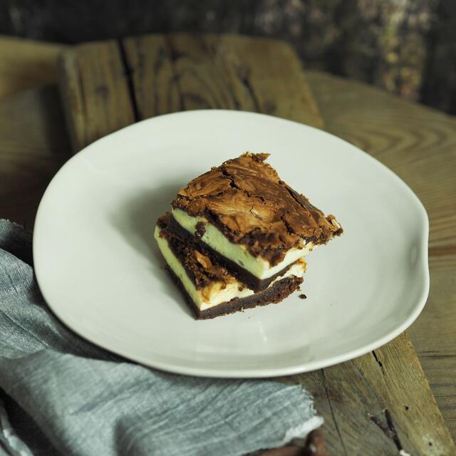 Die saftigen Cheesecake Brownies entstammen einem Rezept von cookauvin.at.  | Foto: cookauvin.at