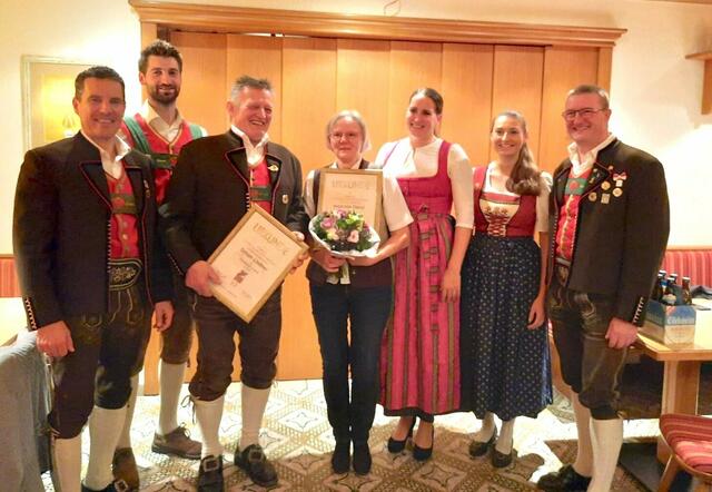 Die Geehrten der Trachtengruppe Hauser bei der Jahreshauptversammlung. | Foto: Trachtengruppe Hauser