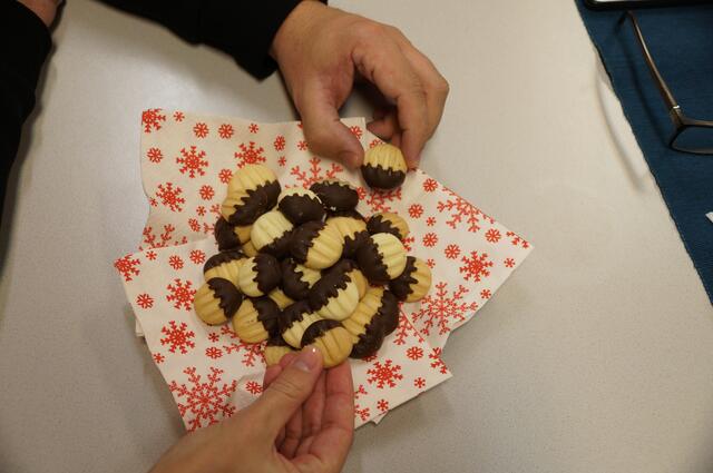 Zum Schluss ordentlich zu langen bei den Butterknöpfen.