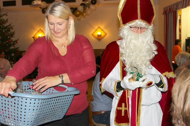 Jeder bekam ein Sackerl…!!! | Foto: J. &amp; M. Rathkolb