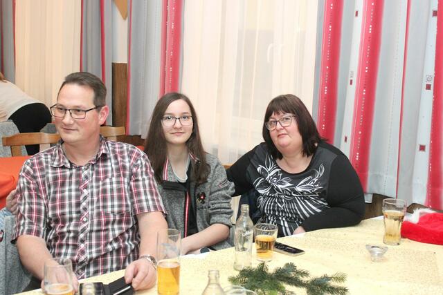 Fam. Josef, Nicole (15) und Sabine Wurzer-Koch. Danke, dass ihr eure talentierte Tochter so gut fördert…!!! | Foto: J. &amp; M. Rathkolb