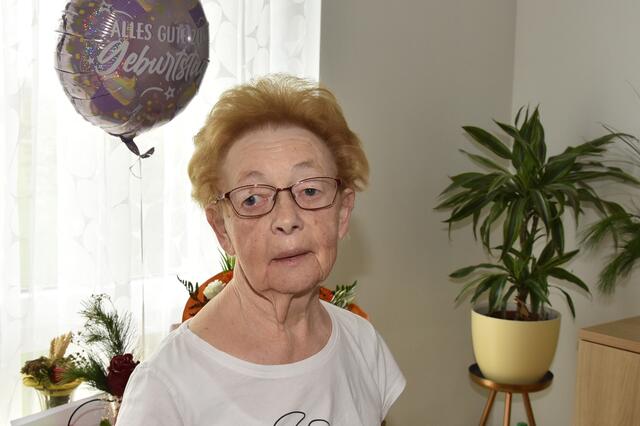 Im Pflegeheim St. Franziskus in Güssing feierte Hilda Salber gemeinsam mit ihren Kindern und Enkeln den 80. Geburtstag. | Foto: Julius Potzmann