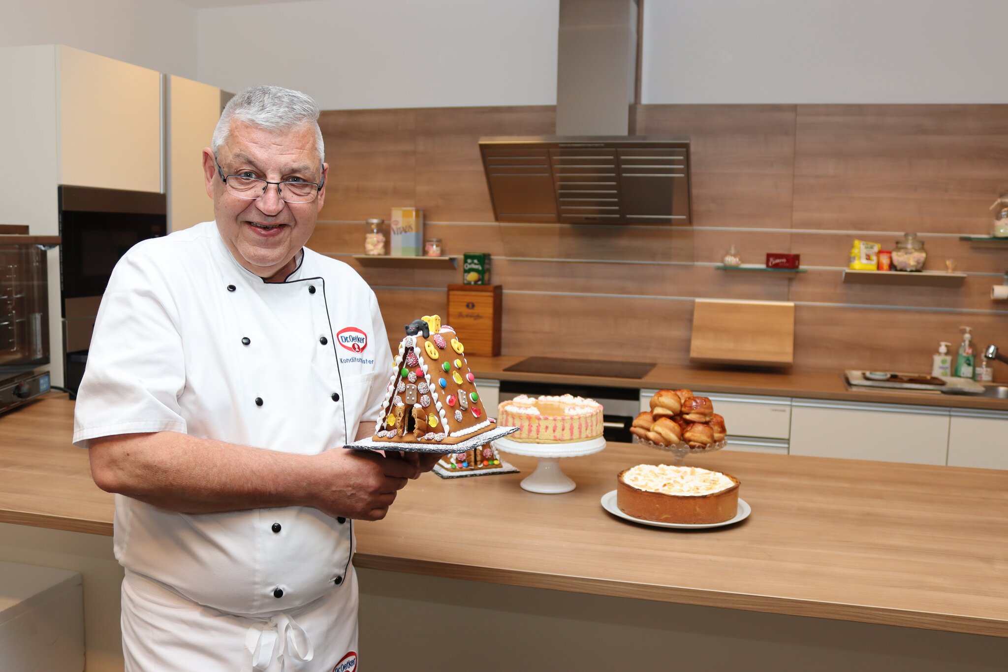 Zu Besuch in der Dr. Oetker Küche in Villach: 2000 Rezepte in 15 Jahren ... Zu Besuch in der Dr. Oetker Küche in Villach: 2000 Rezepte in 15 Jahren ...