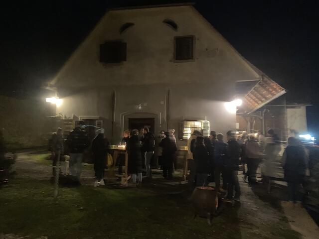 Verbindende Stimmung bei Nebel und Vollmond!