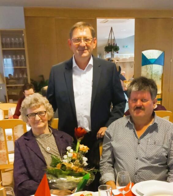 Gratulanten zum 80er: Anna Horvath, Bgm. Anton Szmolyan, GV Adolf Horvath | Foto: Gemeinde Weiden bei Rechnitz
