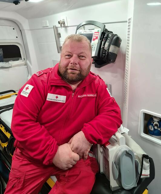 Markus Wadura, ehrenamtlicher Mitarbeiter seit bereits 25 Jahren beim Roten Kreuz Lilienfeld, ist ehrenamtlich Rettungssanitäter und Jugendgruppenbetreuer und unterstützt auch in weiteren Leistungsbereichen das Rote Kreuz Lilienfeld-St. Aegyd. | Foto: RK NÖ/Oysmüller N.