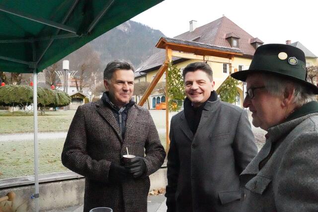 Die Politikerinnen und Politiker der Steirischen Volkspartei aus dem Bezirk Liezen diskutierten mit Bürgerinnen und Bürgern in Stainach-Pürgg. | Foto: STVP