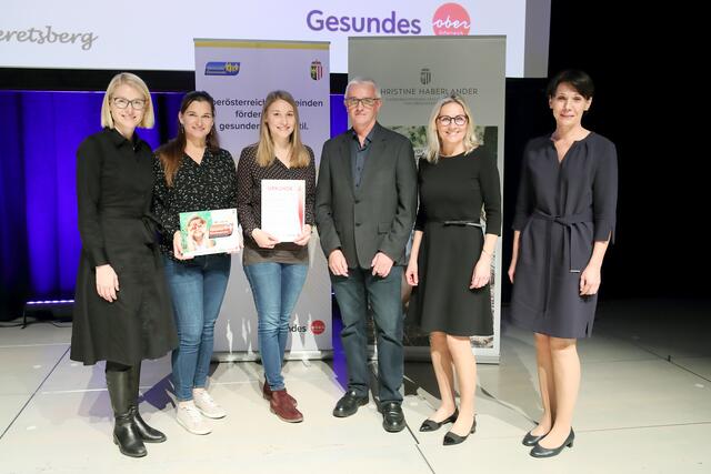 Urkundenverleihung „Gesunder Kindergarten &amp; Gesunde Krabbelstube sowie gesunde Küche“ LHStv. Haberlander. | Foto: Denise Stinglmayr