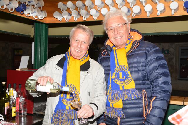 Anton Ehrenböck und Helmut Million bei der Arbeit.