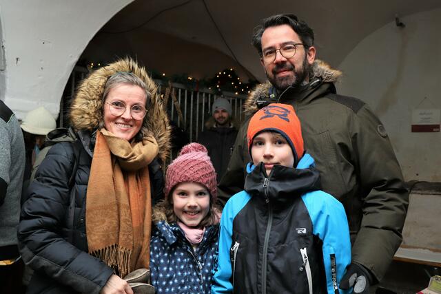 Eva, Anna, Felix und Mario waren erstaunt von den vielen und abwechslungsreichen Darbietungen. | Foto: PUTZ/DOMS