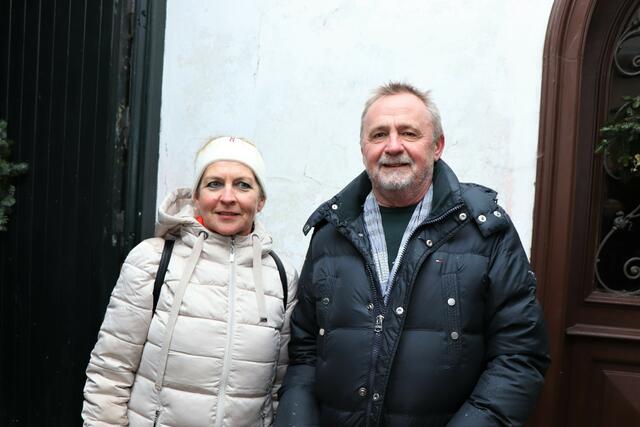 Edeltraut und Erwin genossen die weihnachtliche Stimmung. | Foto: PUTZ/DOMS