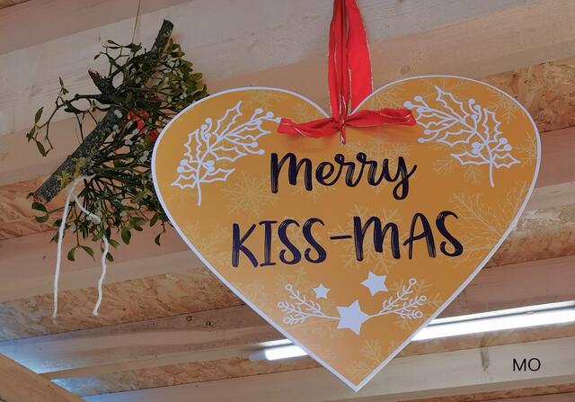 Merry Kiss-Mas