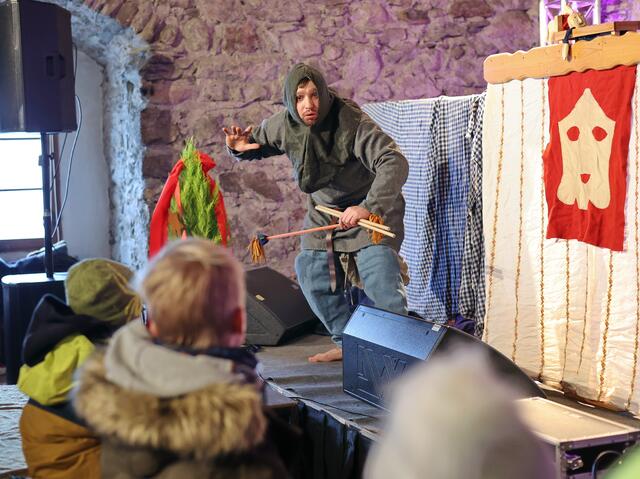 Mittelalterliches Puppenspiel.