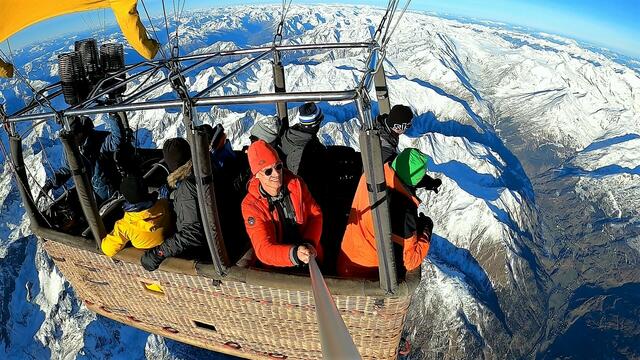 Rolf Majcen bei seinem großen Abenteuer der Alpenüberquerung im Heißluftballon. | Foto: Majcen