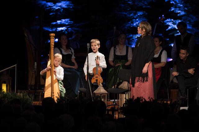 Das Adventsingen des Tiroler Volksmusikvereins ist ein fester Bestandteil der vorweihnachtlichen Tradition. Das Motto lautete diesmal "Zukunft ins Licht". | Foto: TVM