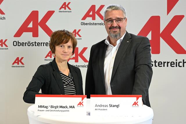 Birgit Mock, Stabstelle für Frauen- und Gleichstellungspolitik der AK OÖ und AK-Präsident Andreas Stangl.  | Foto: AKOÖ/Spitzbart