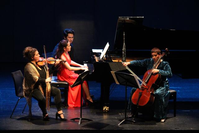 Das Trio Derazey war verantwortlich dafür, das die Besucherinnen und Besucher im Kunsthaus Weiz mucksmäuschenstill waren, um die Musik zu geniessen. | Foto: RegionalMedien Steiermark/Hofmüller