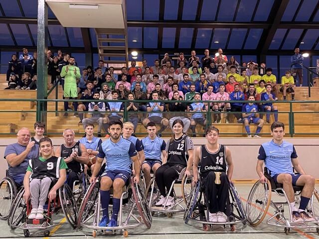 Bei einem Charity-Spiel im Rollstuhl-Basketball konnten 1.700 Euro an Spenden gesammelt werden. | Foto: BSK