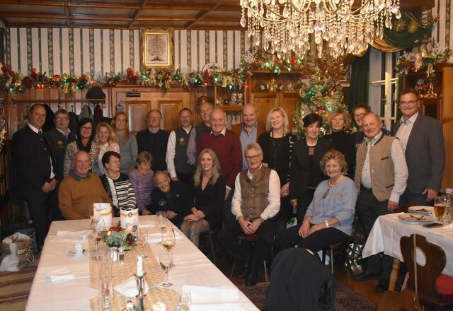 Weihnachtsfeier der Mitglieder des Lions Club Obervellach im weihnachtlichen Ambiente. | Foto: KunstRaum Obervellach