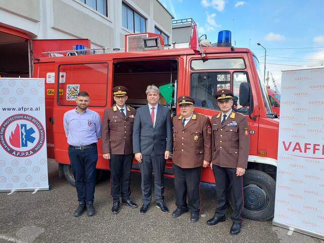 Präsident von AFPRA Alban Laci, Präsident des ÖBFV LBD Robert Mayer, Botschafter Christian Steiner, EOBR Josef Schwarzmannseder und BR Gottfried Kerschbaummayer (v.l.). | Foto: VAFFFA