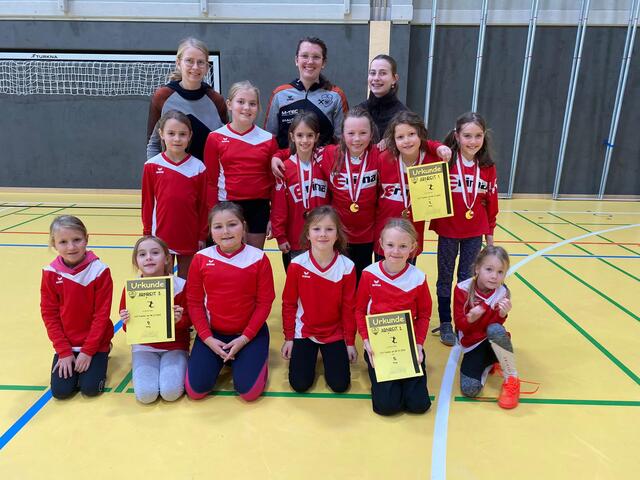 Die Arnreiter Mannschaften beim U10-Turnier. | Foto: Manfred Lindorfer