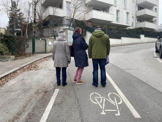 Anrainerinnen und Anrainer der Utendorfgasse sehen Handlungsbedarf. | Foto: Patricia Hillinger