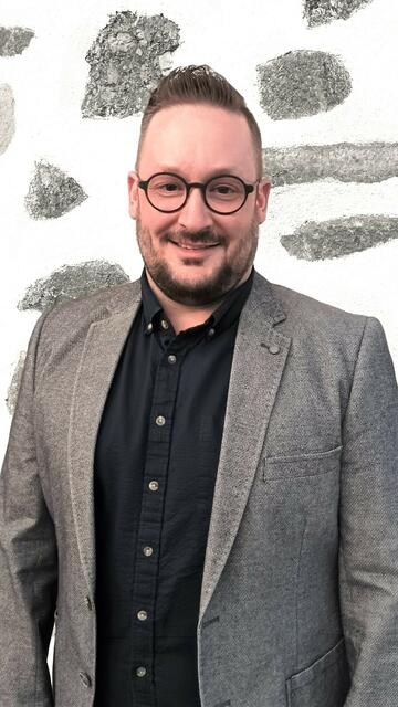 Gerald Eidenberger ist Tischlermeister in Hirschbach.  Seine Prognose für 2023 ist eher düster: "Neue Märkte gibt es schlicht gesagt nicht. Da fehlt überall schon das Geld." | Foto: Eidenberger