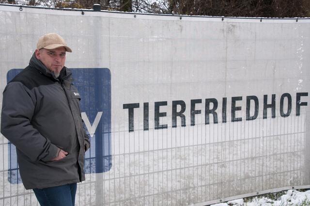 Wusstest du, dass sich der Wiener Tierfriedhof im Elften befindet? Die BezirksZeitung hat mit dem Leiter gesprochen. | Foto: Wolfgang Unger