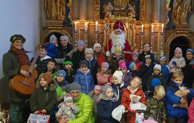 Die Kinder freuten sich besonders über die Nikolosackerl. | Foto: Pfarre St. Marein