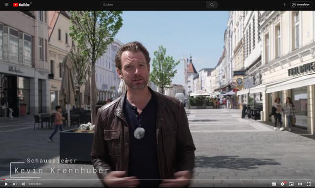 Der Welser Schauspieler Kevin Krennhuber führt durch Geschichte der Stadt. | Foto: Stadt Wels