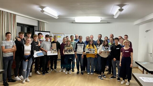 19 Jugendliche nutzten die Möglichkeit, ihre Ideen und Anliegen bei dem Workshop anzubringen. | Foto: Gemeinde Neustift