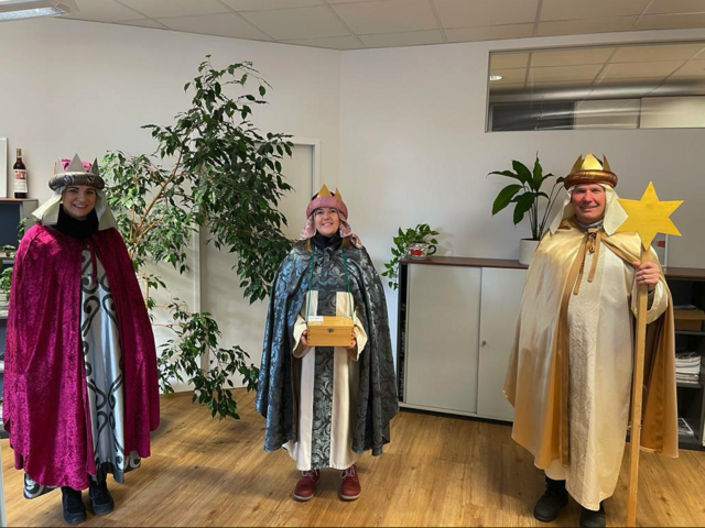 Die Heiligen Drei Könige besuchten letztes Jahr auch das Büro der WOCHE in Weiz. | Foto: RegionalMedien Steiermark / Hofmüller