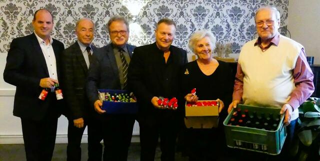 Bezirksvorsitzender René Zonschitz, Obmamm Franz Czerny, Vizebürgermeister Josef Höller, Bürgermeister Helmut Arzt, Bezirksvorsitzender Liane Garnhaft, Bürgermeister .a.D. Josef Huber . | Foto: Gemeinde