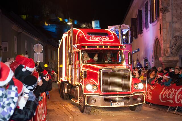 Der Coca-Cola Weihnachtstruck ist wieder auf Tour und macht auch in deiner Nähe halt!  | Foto: Coca Cola