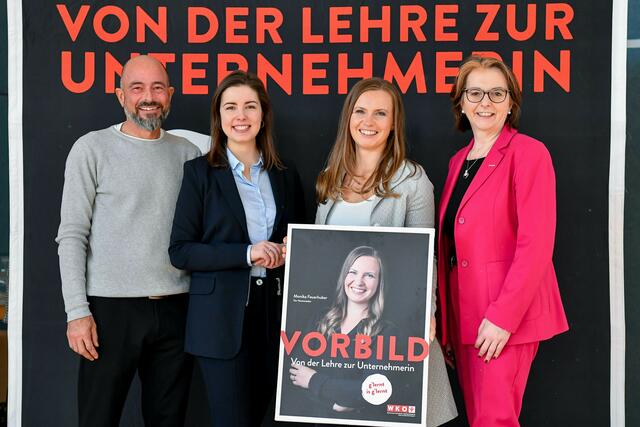 von links: Direktor Günter Berger, FidW Landesvorsitzende-Stv. Lisa Sigl, Monika Feuerhuber, WKO-Bezirksstellenobfrau Steyr-Land Judith Ringer | Foto: Christian Moser 
