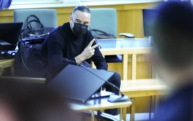 Wegen des Verdachts auf Raufhandel stand Rapper RAF Camora am Freitag vor Gericht. | Foto:  EVA MANHART / APA / picturedesk.com