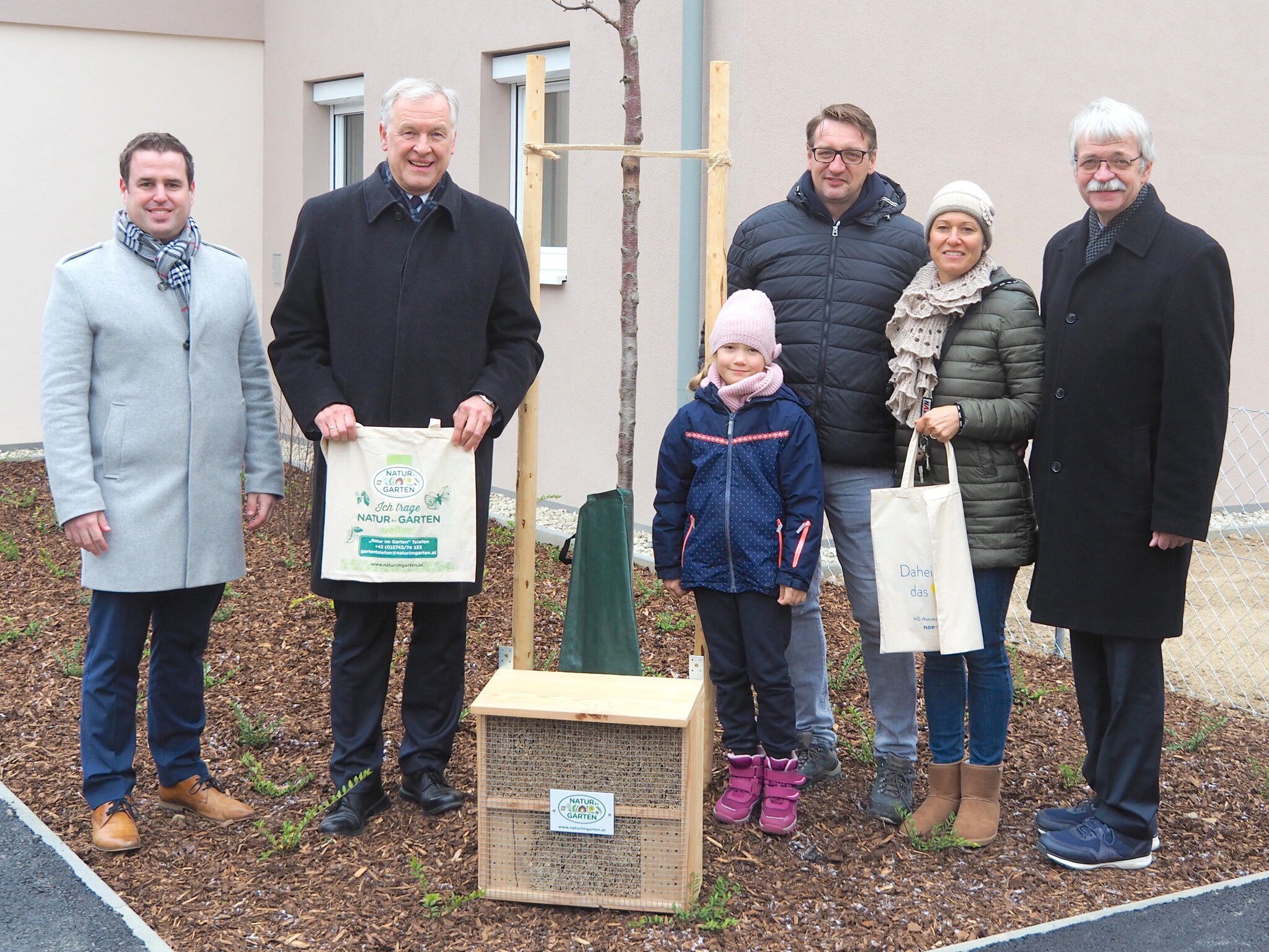 Bauen und Wohnen Landesrat bei Schlüsselübergabe in Senftenberg Krems